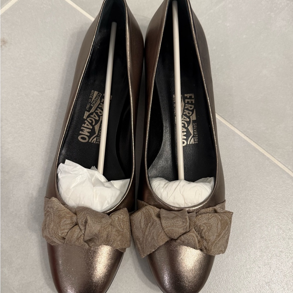 Salvatore Ferragamo Women's Brown Leather Pumps Balletto’a - worn once indoors